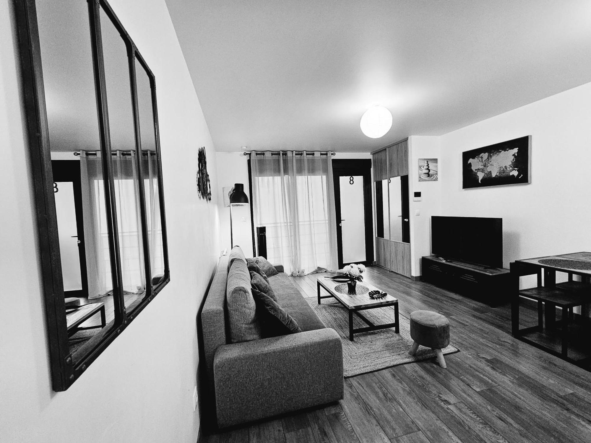 Passage Secret - Ideal Pro, Couples, Familles & Amis - Le Calme En Hypercentre - Wifi Haut Debit - Netflix - Machine A Laver - Gare, Cathedrale, Commerces, Restaurants & Transports En Commun A Moins De 10 Minutes A Pied Reims Kültér fotó