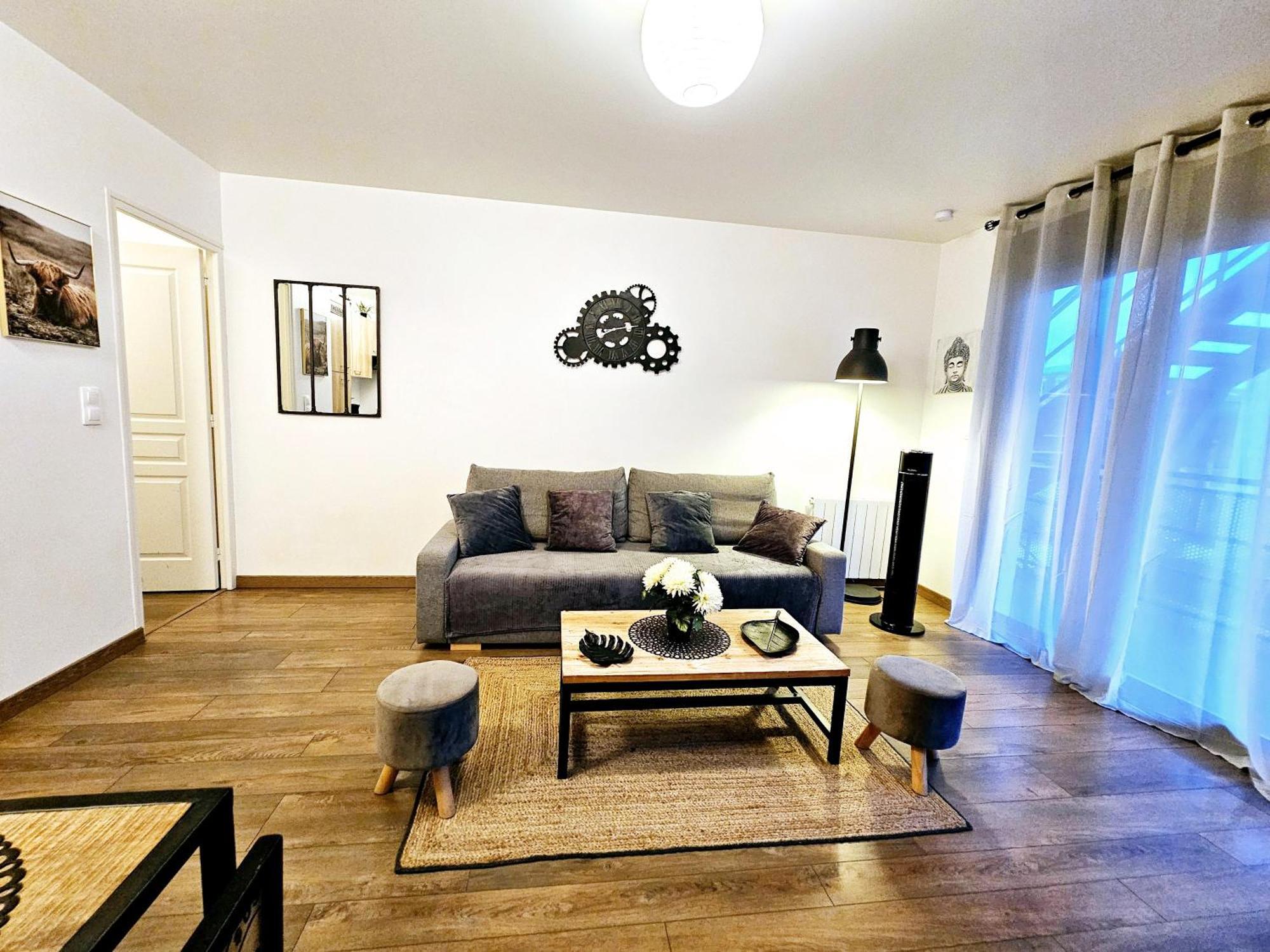 Passage Secret - Ideal Pro, Couples, Familles & Amis - Le Calme En Hypercentre - Wifi Haut Debit - Netflix - Machine A Laver - Gare, Cathedrale, Commerces, Restaurants & Transports En Commun A Moins De 10 Minutes A Pied Reims Kültér fotó